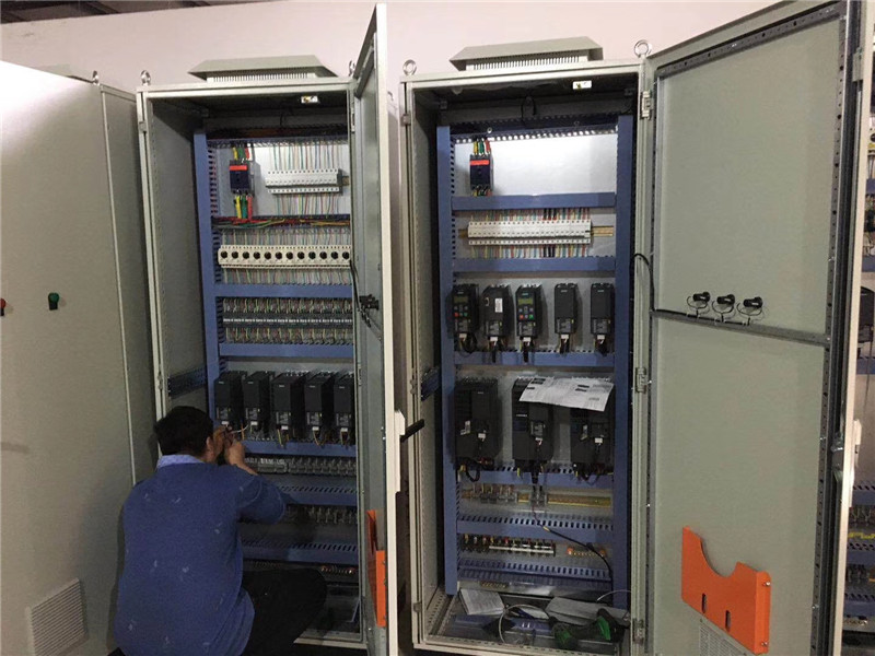 控制柜